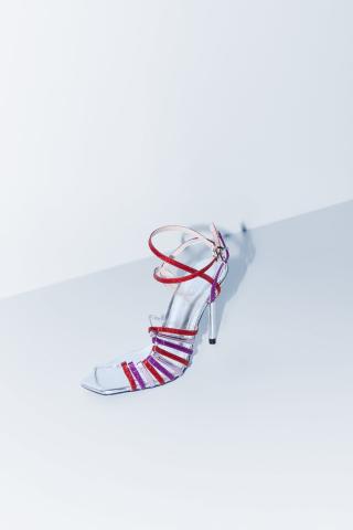 Δεν φαντάζεσαι ποιο είδος παπουτσιού έχει πουλήσει φέτος τα περισσότερα κομμάτια