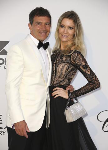 Φουλ ερωτευμένος ο 58χρονος Antonio Banderas με την 38χρονη σύντροφό του και να οι αποδείξεις Φουλ ερωτευμένος ο 58χρονος Antonio Banderas με την 38χρονη σύντροφό του και να οι αποδείξεις