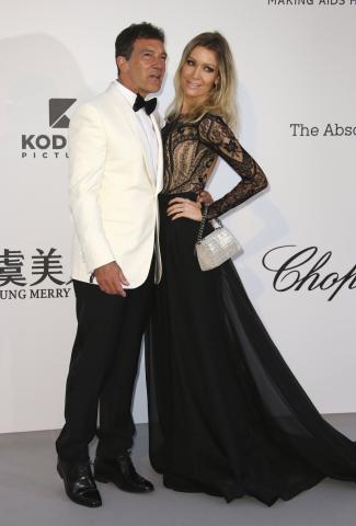 Φουλ ερωτευμένος ο 58χρονος Antonio Banderas με την 38χρονη σύντροφό του και να οι αποδείξεις Φουλ ερωτευμένος ο 58χρονος Antonio Banderas με την 38χρονη σύντροφό του και να οι αποδείξεις