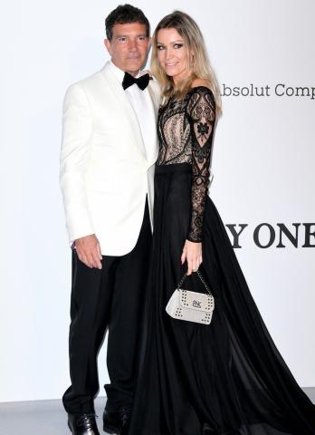 Φουλ ερωτευμένος ο 58χρονος Antonio Banderas με την 38χρονη σύντροφό του και να οι αποδείξεις Φουλ ερωτευμένος ο 58χρονος Antonio Banderas με την 38χρονη σύντροφό του και να οι αποδείξεις