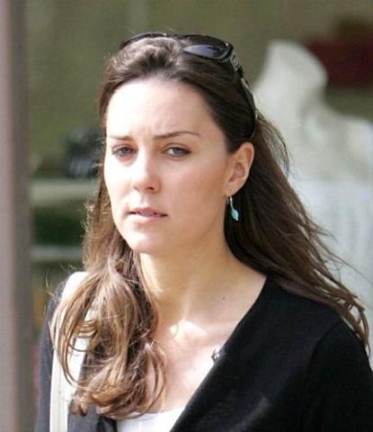 5 φορές που η Kate Middleton κυκλοφόρησε εντελώς αμακιγιάριστη (και τη χειροκροτήσαμε) 5 φορές που η Kate Middleton κυκλοφόρησε εντελώς αμακιγιάριστη (και τη χειροκροτήσαμε)