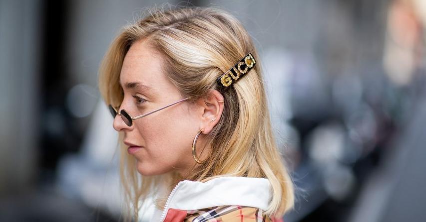 Slogan Barrettes: Το νέο αξεσουάρ που πρέπει οπωσδήποτε να δοκιμάσεις στα μαλλιά σου Slogan Barrettes: Το νέο αξεσουάρ που πρέπει οπωσδήποτε να δοκιμάσεις στα μαλλιά σου