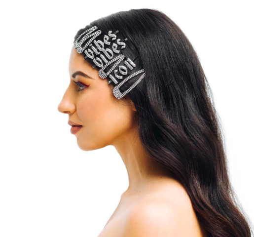 Slogan Barrettes: Το νέο αξεσουάρ που πρέπει οπωσδήποτε να δοκιμάσεις στα μαλλιά σου Slogan Barrettes: Το νέο αξεσουάρ που πρέπει οπωσδήποτε να δοκιμάσεις στα μαλλιά σου
