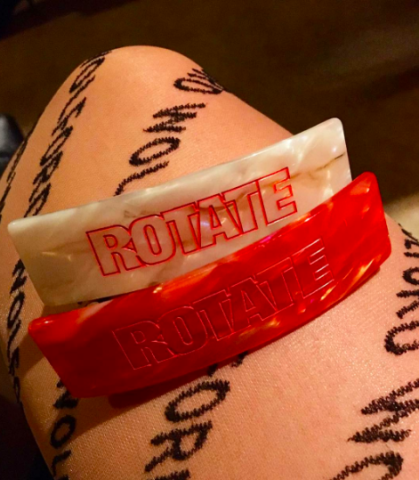 Slogan Barrettes: Το νέο αξεσουάρ που πρέπει οπωσδήποτε να δοκιμάσεις στα μαλλιά σου Slogan Barrettes: Το νέο αξεσουάρ που πρέπει οπωσδήποτε να δοκιμάσεις στα μαλλιά σου