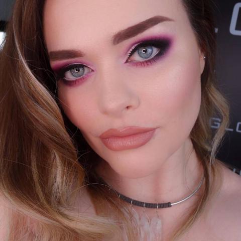 Πώς να κάνεις ένα smokey look να δείχνει πιο καλοκαιρινό Πώς να κάνεις ένα smokey look να δείχνει πιο καλοκαιρινό
