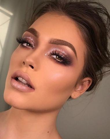 Πώς να κάνεις ένα smokey look να δείχνει πιο καλοκαιρινό Πώς να κάνεις ένα smokey look να δείχνει πιο καλοκαιρινό