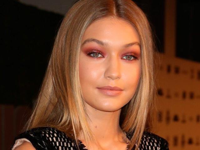 Πώς να κάνεις ένα smokey look να δείχνει πιο καλοκαιρινό Πώς να κάνεις ένα smokey look να δείχνει πιο καλοκαιρινό