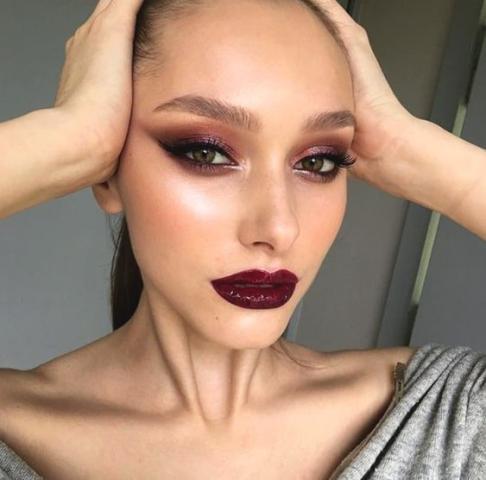 Πώς να κάνεις ένα smokey look να δείχνει πιο καλοκαιρινό Πώς να κάνεις ένα smokey look να δείχνει πιο καλοκαιρινό