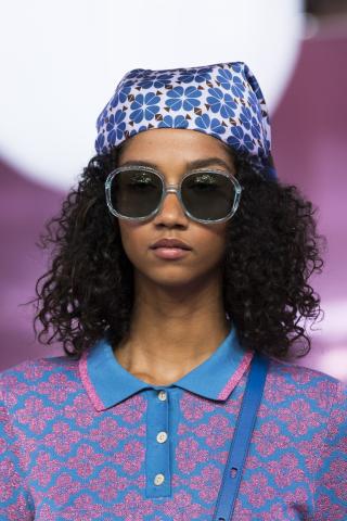 8 χτενίσματα για μακριά μαλλιά ώστε να μην ζεσταίνεσαι πολύ