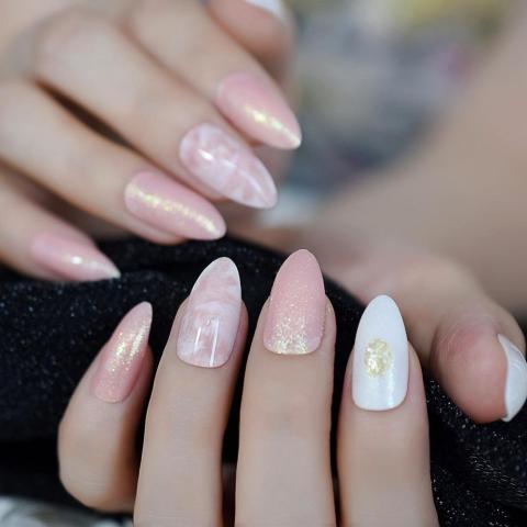 Καλοκαιρινό μανικιούρ: Ναι! Αυτή είναι η Νο1 τάση της σεζόν Καλοκαιρινό μανικιούρ: Ναι! Αυτή είναι η Νο1 τάση της σεζόν