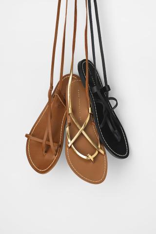 Χαμός στα social media με αυτά τα πέδιλα από τα Zara Χαμός στα social media με αυτά τα πέδιλα από τα Zara