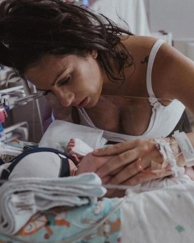 Γέννησε τον γιο της γνωρίζοντας ότι θα τον χάσει Γέννησε τον γιο της γνωρίζοντας ότι θα τον χάσει