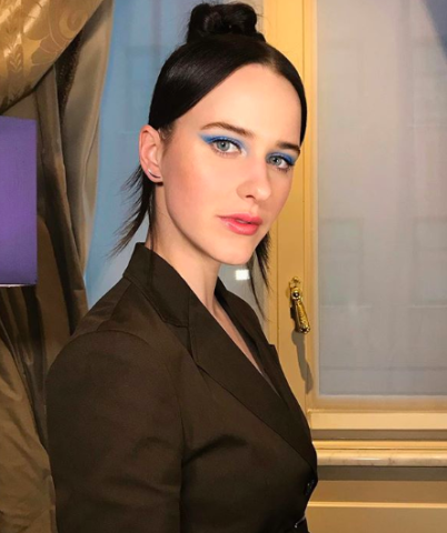 Θα πάθεις πλάκα με την πιο hot απόχρωση σκιάς του καλοκαιριού Θα πάθεις πλάκα με την πιο hot απόχρωση σκιάς του καλοκαιριού