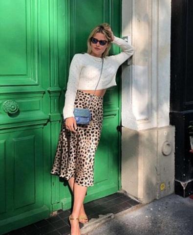 Η φούστα του καλοκαιριού λέγεται Naomi και τη φοράνε ήδη οι πιο στιλάτες γυναίκες στον κόσμο Η φούστα του καλοκαιριού λέγεται Naomi και τη φοράνε ήδη οι πιο στιλάτες γυναίκες στον κόσμο