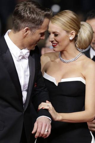 Κόντρα στο ρεύμα: Τα ζευγάρια του Hollywood που παραμένουν μαζί ύστερα από δεκαετίες γάμου Κόντρα στο ρεύμα: Τα ζευγάρια του Hollywood που παραμένουν μαζί ύστερα από δεκαετίες γάμου