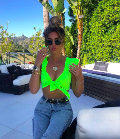 15 διαφορετικοί τρόποι να φορέσεις τις neon αποχρώσεις αυτό το καλοκαίρι