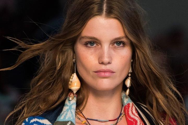 Αυτά είναι τα 8 χρώματα μαλλιών που λατρεύουν οι hair stylists φέτος τον Ιούνιο Αυτά είναι τα 8 χρώματα μαλλιών που λατρεύουν οι hair stylists φέτος τον Ιούνιο