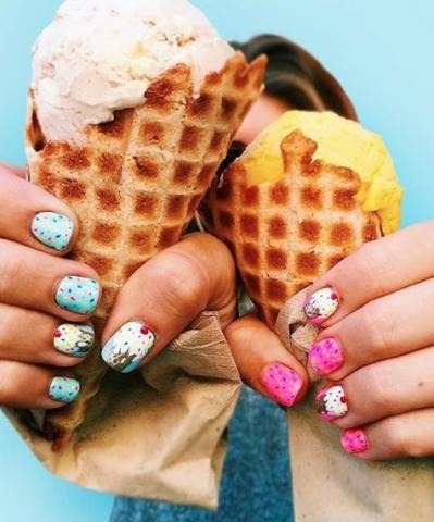 Το πιο καλοκαιρινό σχέδιο για τα νύχια σου είναι τα...παγωτά!
