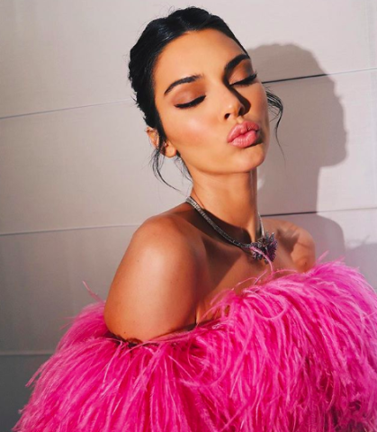 5 χτενίσματα που θα σε πείσουν να μην κόψεις τα μακριά μαλλιά σου αυτό το καλοκαίρι 5 χτενίσματα που θα σε πείσουν να μην κόψεις τα μακριά μαλλιά σου αυτό το καλοκαίρι