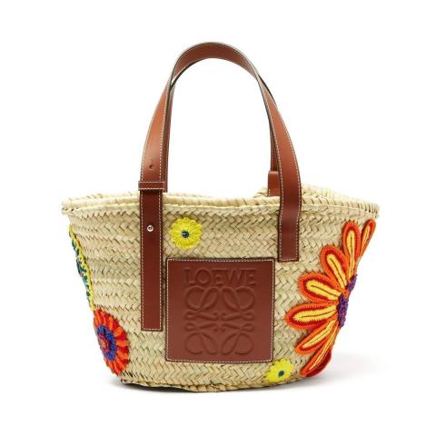 Basket bags: Τα νέα σχέδια που θα σε αναδείξουν σε βασίλισσα του στιλ! Basket bags: Τα νέα σχέδια που θα σε αναδείξουν σε βασίλισσα του στιλ!