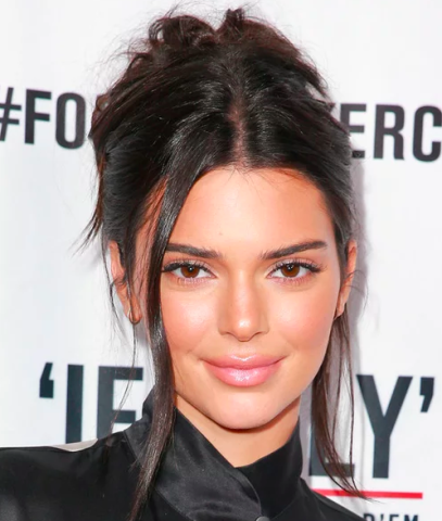 Εύκολα χτενίσματα που μπορείς να υιοθετήσεις όταν η θερμοκρασία χτυπάει κόκκινο Εύκολα χτενίσματα που μπορείς να υιοθετήσεις όταν η θερμοκρασία χτυπάει κόκκινο