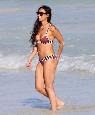 10 + 1 stars άνω των 50 ετών που εξακολουθούν να διατηρούν τον τίτλο των άψογων bikini bodies 10 + 1 stars άνω των 50 ετών που εξακολουθούν να διατηρούν τον τίτλο των άψογων bikini bodies