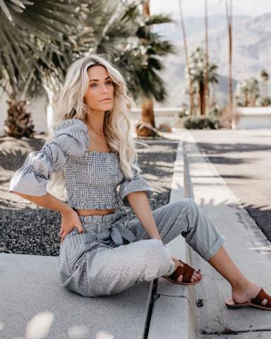 Να γιατί τα smock tops είναι τα πιο hot μπλουζάκια του καλοκαιριού