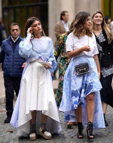 10 ιδιαίτεροι τρόποι για να φορέσεις το αγαπημένο σου λευκό t-shirt αυτό το καλοκαίρι 10 ιδιαίτεροι τρόποι για να φορέσεις το αγαπημένο σου λευκό t-shirt αυτό το καλοκαίρι