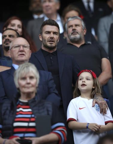 Ο Beckham και η Harper είναι εντελώς αυτοκόλλητοι