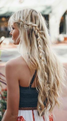 10 απίστευτα hairstyles που μπορείς να κάνεις στην παραλία 10 απίστευτα hairstyles που μπορείς να κάνεις στην παραλία