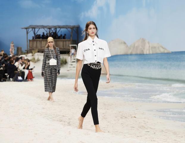 Δεν φαντάζεσαι ποιο πουκάμισο είναι η απόλυτη τάση του καλοκαιριού