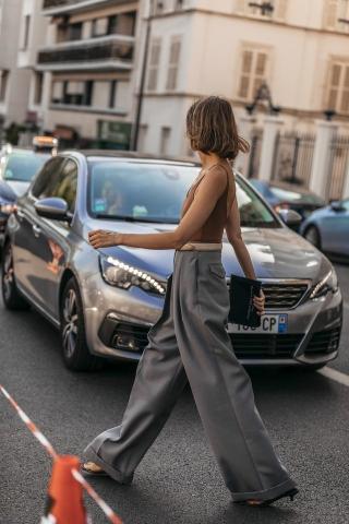 Street Fashion: Να τι φοράνε οι γυναίκες στο Παρίσι αυτή τη στιγμή Street Fashion: Να τι φοράνε οι γυναίκες στο Παρίσι αυτή τη στιγμή