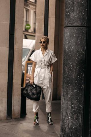 Street Fashion: Να τι φοράνε οι γυναίκες στο Παρίσι αυτή τη στιγμή Street Fashion: Να τι φοράνε οι γυναίκες στο Παρίσι αυτή τη στιγμή
