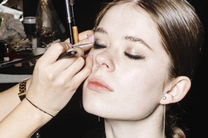 Αυτές είναι οι σκιές που θα φορεθούν απίστευτα πολύ το επόμενο διάστημα Αυτές είναι οι σκιές που θα φορεθούν απίστευτα πολύ το επόμενο διάστημα