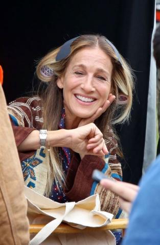 H Sarah Jessica Parker ακομπλεξάριστη χωρίς ίχνος makeup
