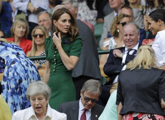 Meghan και Kate μαζί σαν καλές φίλες στο Wimbledon Meghan και Kate μαζί σαν καλές φίλες στο Wimbledon
