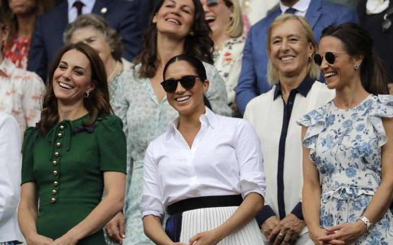 Meghan και Kate μαζί σαν καλές φίλες στο Wimbledon Meghan και Kate μαζί σαν καλές φίλες στο Wimbledon
