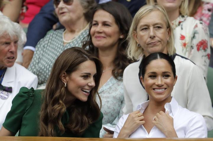 Meghan και Kate μαζί σαν καλές φίλες στο Wimbledon Meghan και Kate μαζί σαν καλές φίλες στο Wimbledon