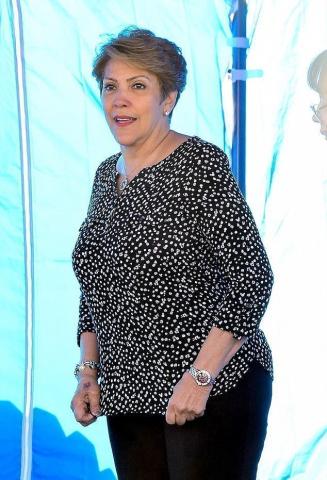 Η μαμά της JLO μοιάζει με τη δική μας μαμά