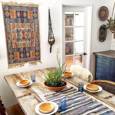 8+1 υπέροχες τραπεζαρίες με boho διακόσμηση 8+1 υπέροχες τραπεζαρίες με boho διακόσμηση