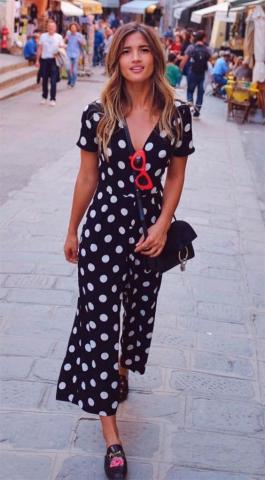 Office Look: Πως θα φορέσεις την ολόσωμη φόρμα στο γραφείο αυτό το καλοκαίρι Office Look: Πως θα φορέσεις την ολόσωμη φόρμα στο γραφείο αυτό το καλοκαίρι