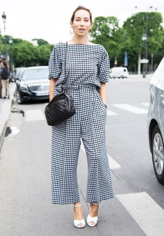 Office Look: Πως θα φορέσεις την ολόσωμη φόρμα στο γραφείο αυτό το καλοκαίρι Office Look: Πως θα φορέσεις την ολόσωμη φόρμα στο γραφείο αυτό το καλοκαίρι