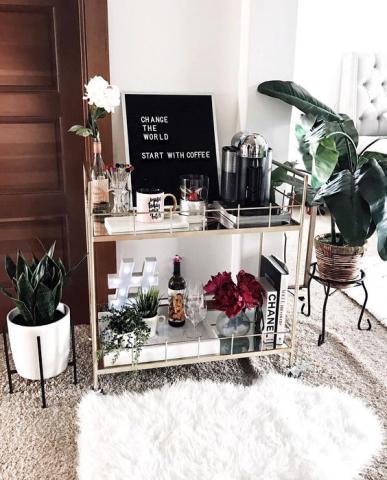 Τι θα έλεγες για ένα coffee bar στο σπίτι; Τι θα έλεγες για ένα coffee bar στο σπίτι;