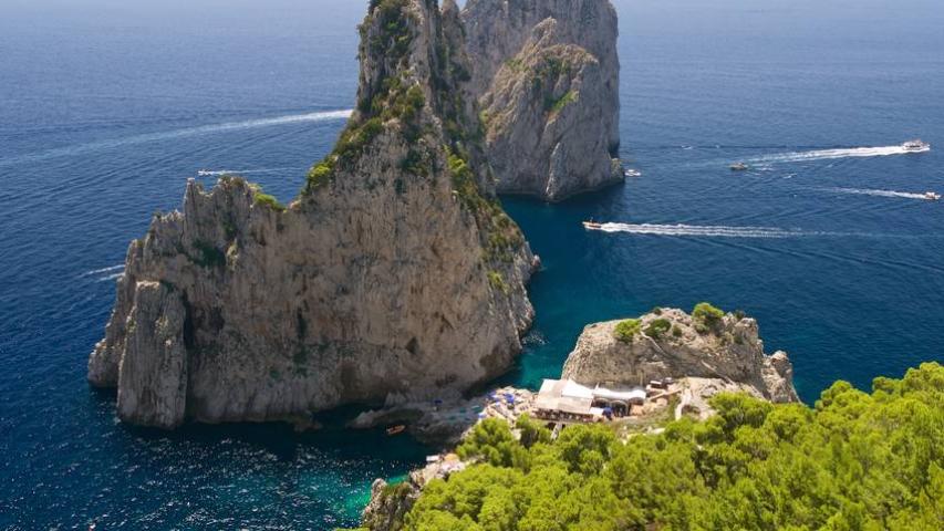 Κάπρι: Το μικρό αλλά πανέμορφο νησί της Νότιας Ιταλίας Κάπρι: Το μικρό αλλά πανέμορφο νησί της Νότιας Ιταλίας