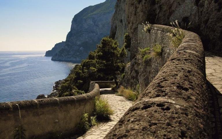 Κάπρι: Το μικρό αλλά πανέμορφο νησί της Νότιας Ιταλίας Κάπρι: Το μικρό αλλά πανέμορφο νησί της Νότιας Ιταλίας