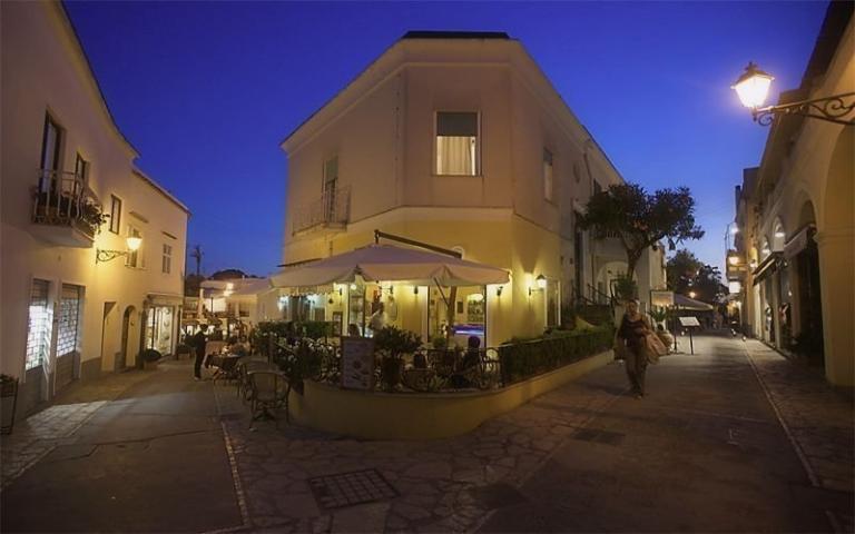 Κάπρι: Το μικρό αλλά πανέμορφο νησί της Νότιας Ιταλίας Κάπρι: Το μικρό αλλά πανέμορφο νησί της Νότιας Ιταλίας