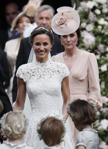 Η Pippa Middleton, ο λαμπερός γάμος και η βασιλική οικογένεια