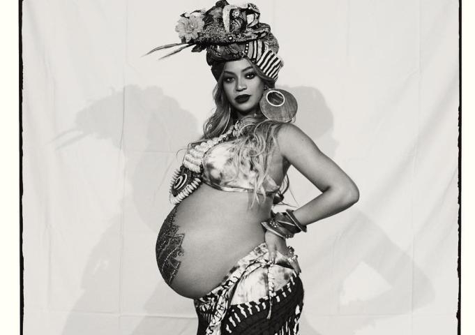 Η Beyoncé λίγο πριν γεννήσει κάνει ένα δυνατό baby shower party