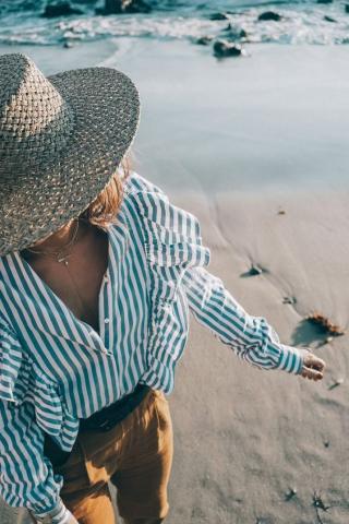 Styling Tips για να φορέσεις το καλοκαιρινό καπέλο εκτός παραλίας Styling Tips για να φορέσεις το καλοκαιρινό καπέλο εκτός παραλίας