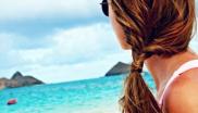 10 απίστευτα hairstyles που μπορείς να κάνεις στην παραλία